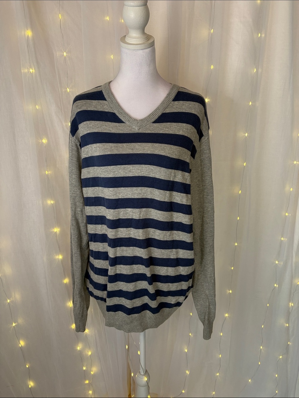 Dkny Men's V-Neck Striped Sweater in Navy and Gray